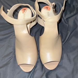 Nine West nude heels